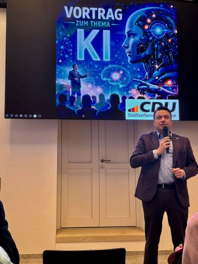 Landtagsabgeordnete Manuel Hailfinger erl�utert die Standpunkte der CDU Baden-W�rttemberg zu diesem Thema.